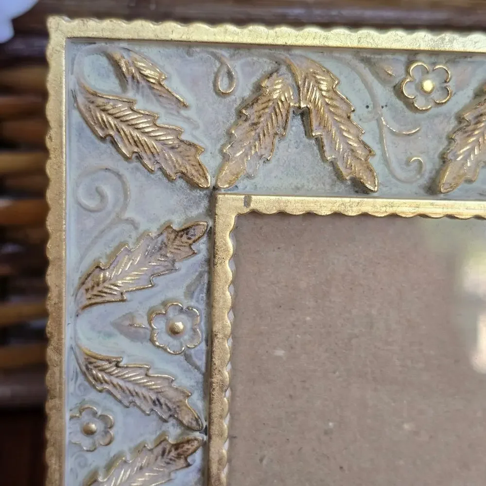 Vintage Maldon Picture Frame Gold Leaves Daisy Scalloped Edge Regency Cottage